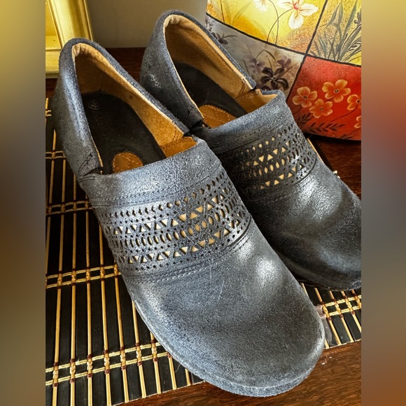 Ariat Navy Leather Slip-On clogs 10 - Picture 2 of 13